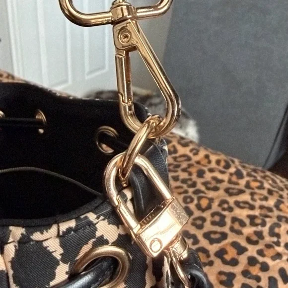 Dior GWP Leopard Bucket Bag - Picture 4 of 5